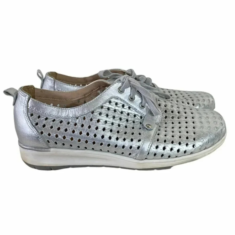 Walking Cradles Oasis 8.5ww Metallic Silver Meshed Sneakers
